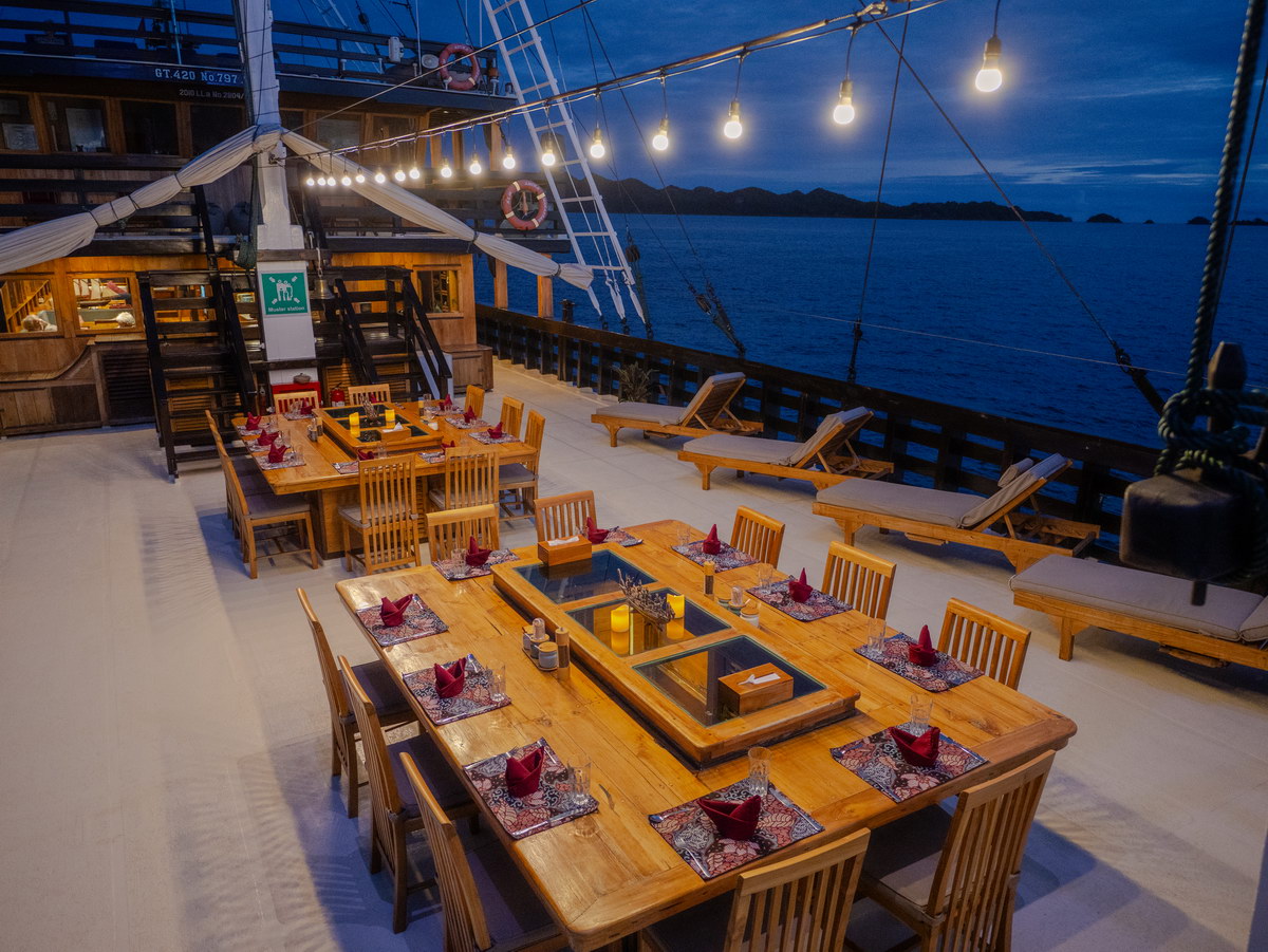 Essen an Deck Essen an Deck