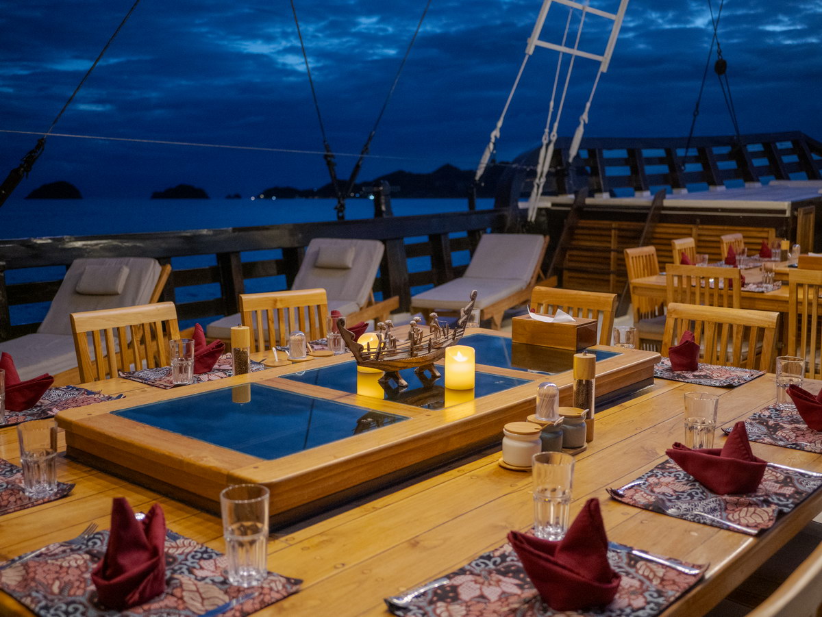 Essen an Deck Essen an Deck