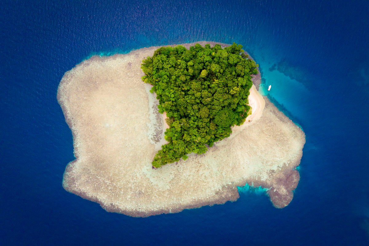 Restorff Island © Grant Thomas Restorff Island